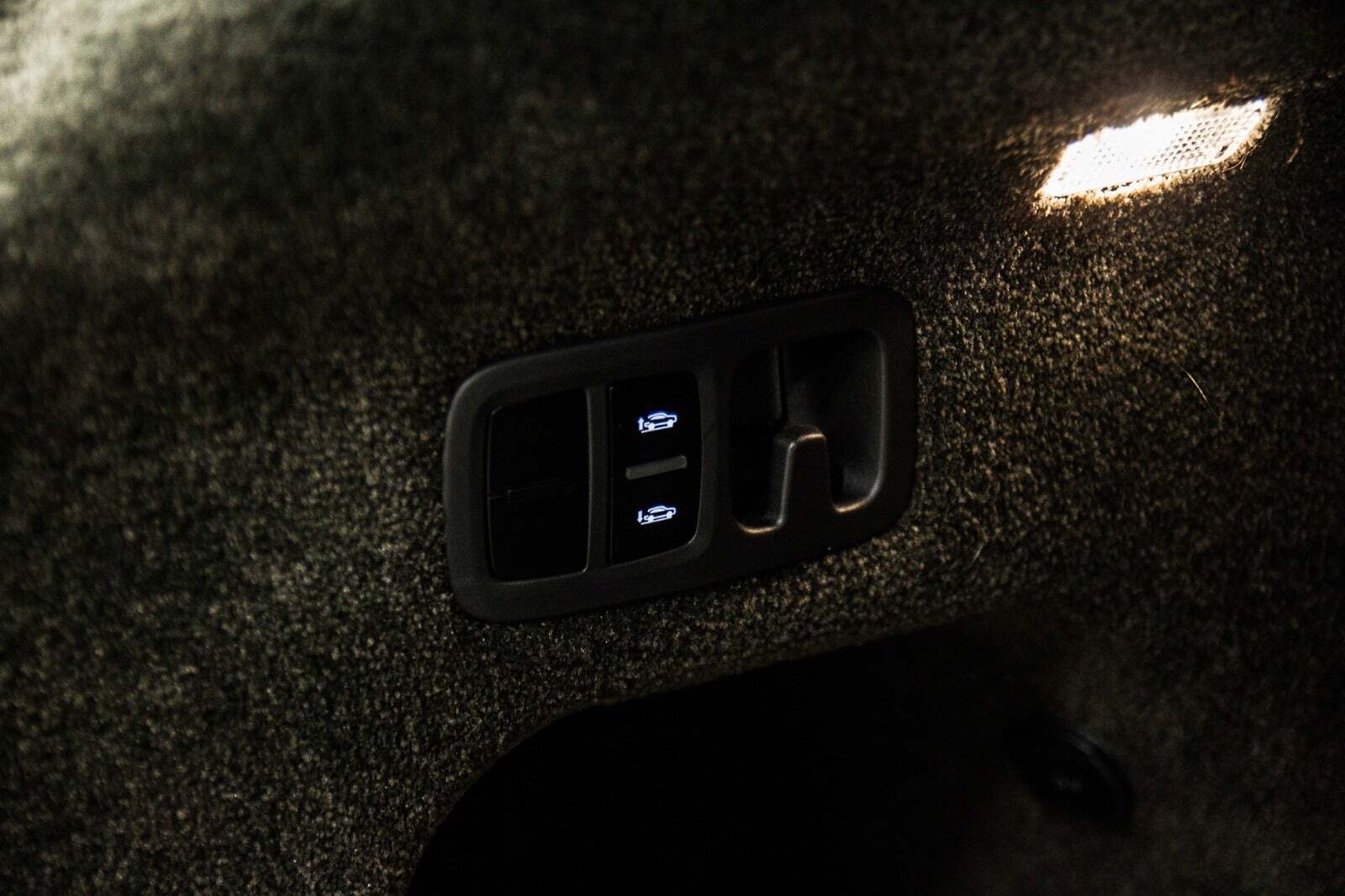 Blå Bentley Bentayga fra 2022