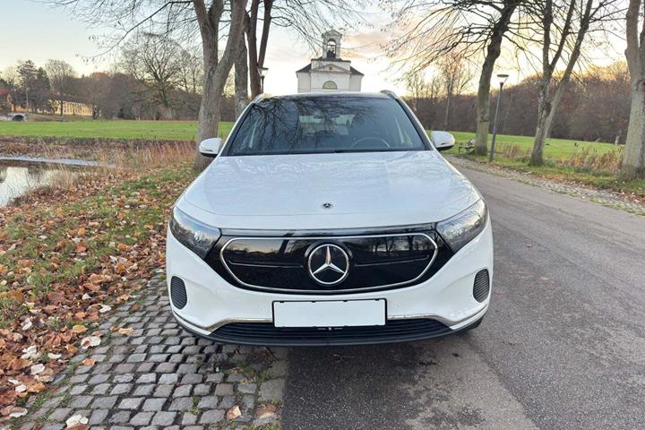 Sort Mercedes EQA250 fra 2023
