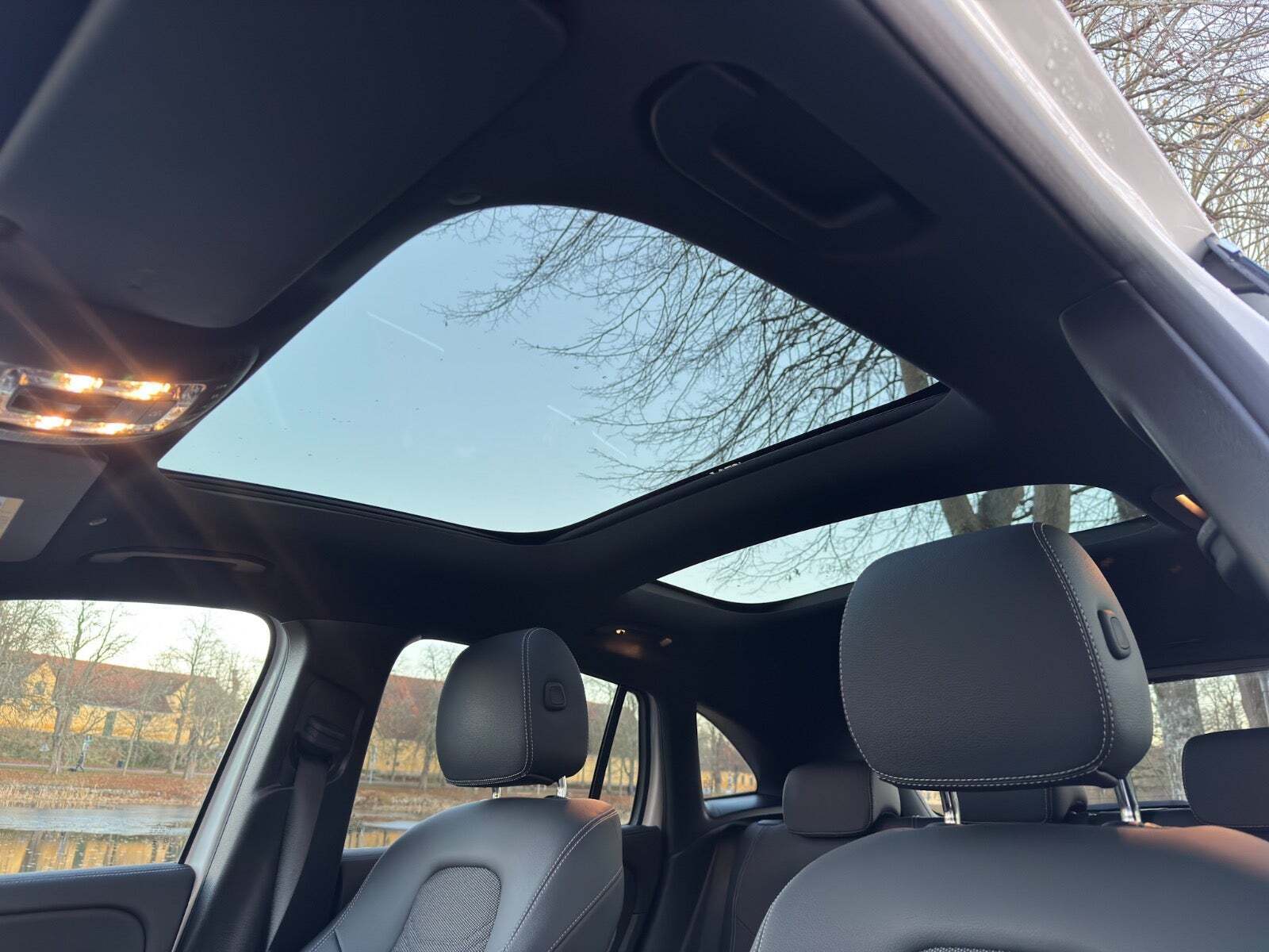 Sort Mercedes EQA250 fra 2023