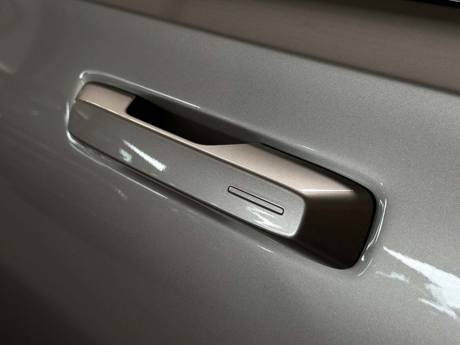 Orange Polestar 2 fra 2023