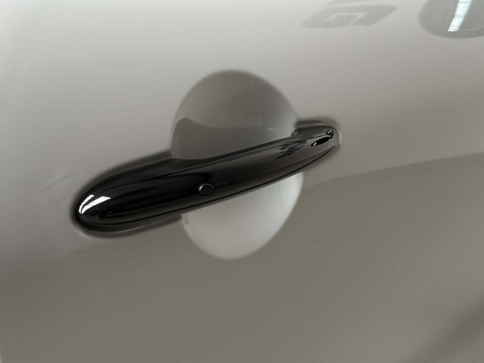 Sølv Mini Cooper SE fra 2022