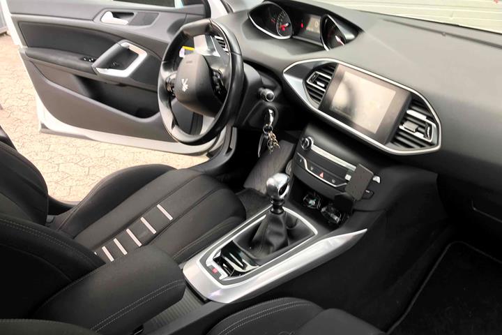Hvid Peugeot 308 fra 2014