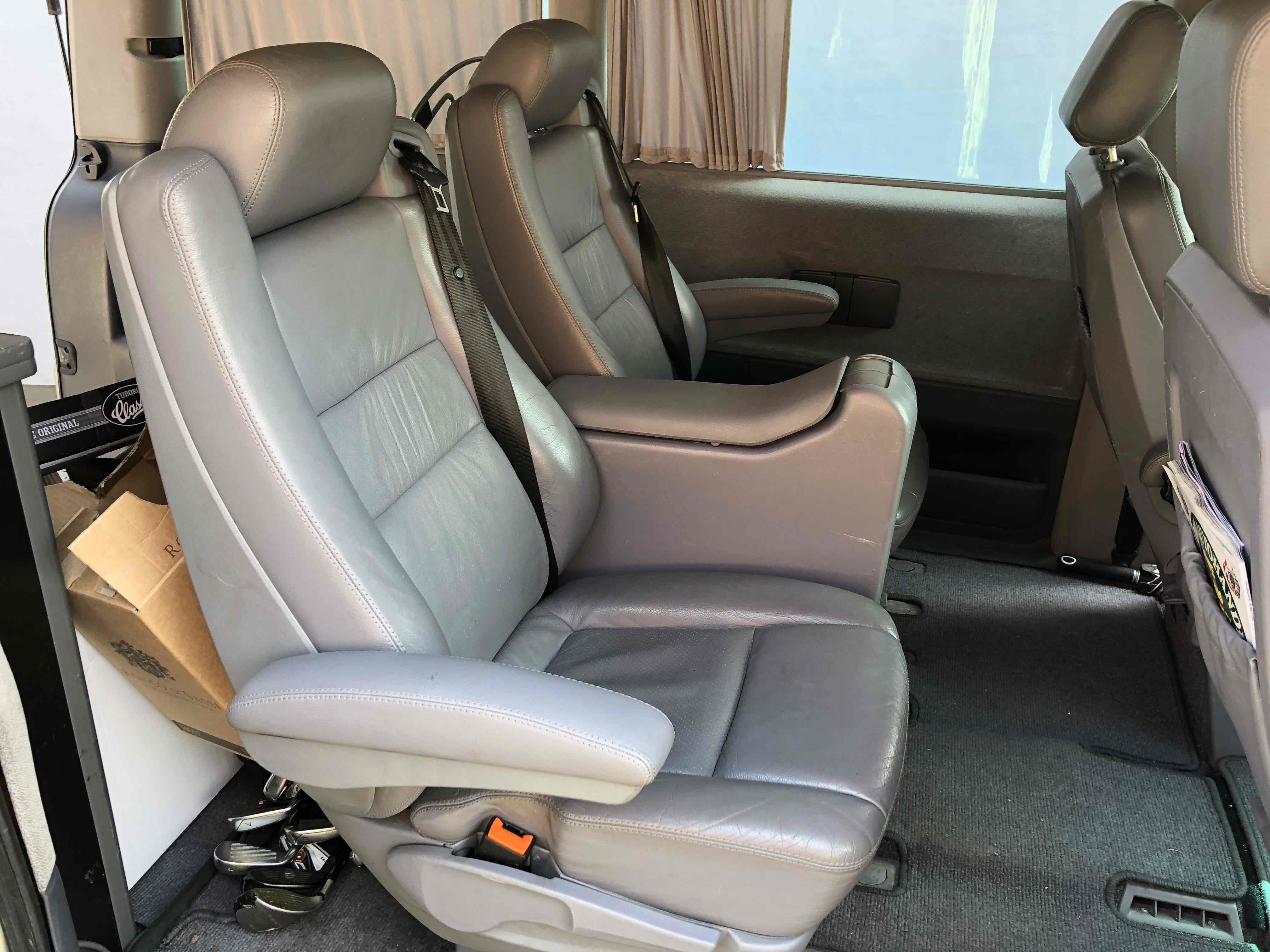 Grå Mercedes V220 d fra 2000