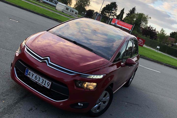 Rød Citroën C4 Picasso fra 2013