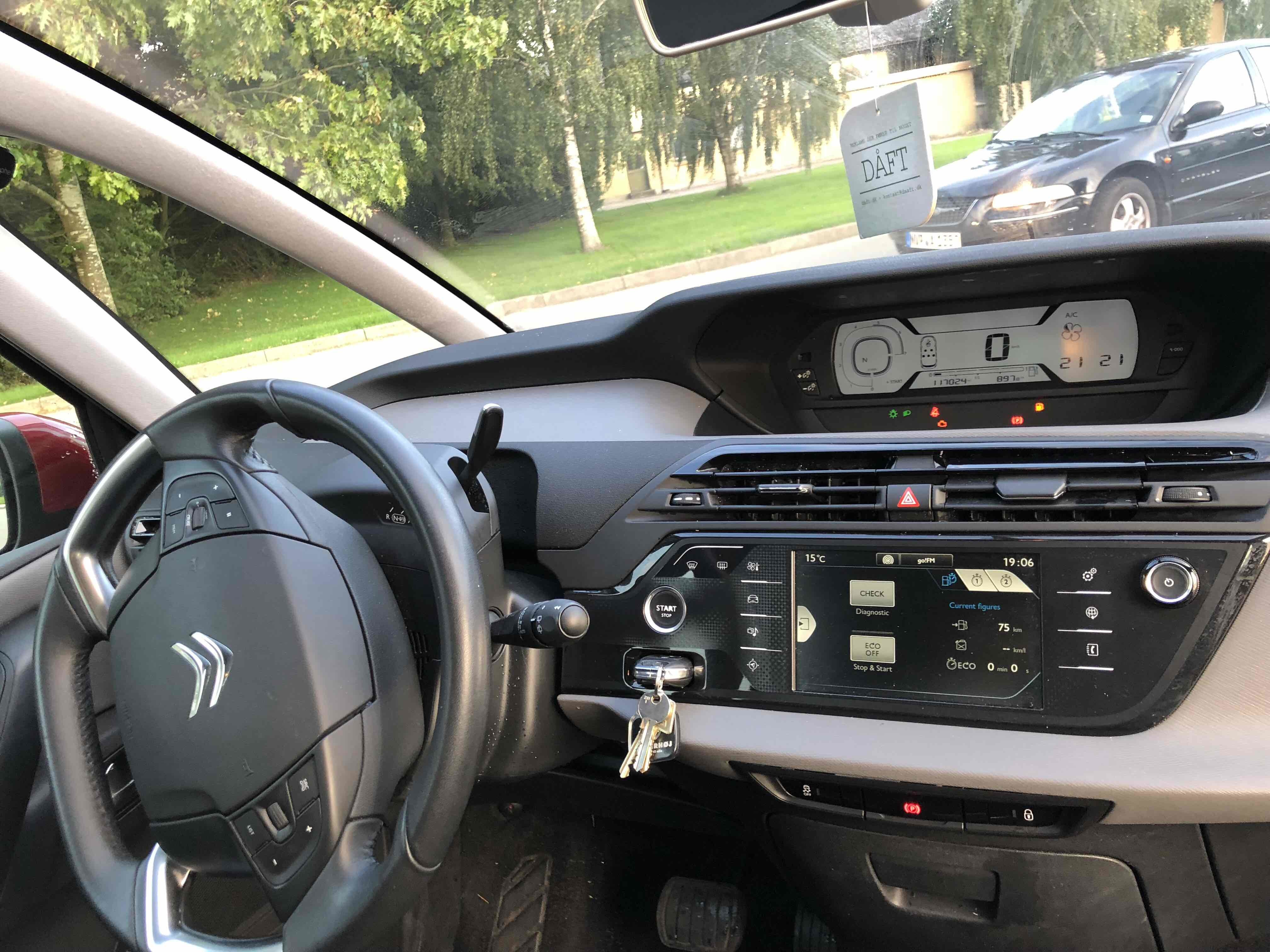 Rød Citroën C4 Picasso fra 2013
