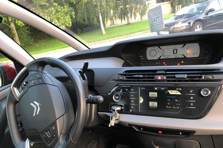 Rød Citroën C4 Picasso fra 2013