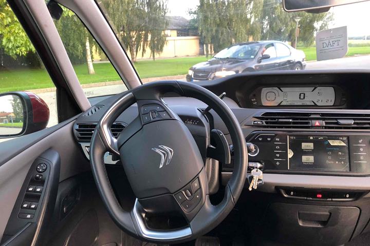 Rød Citroën C4 Picasso fra 2013
