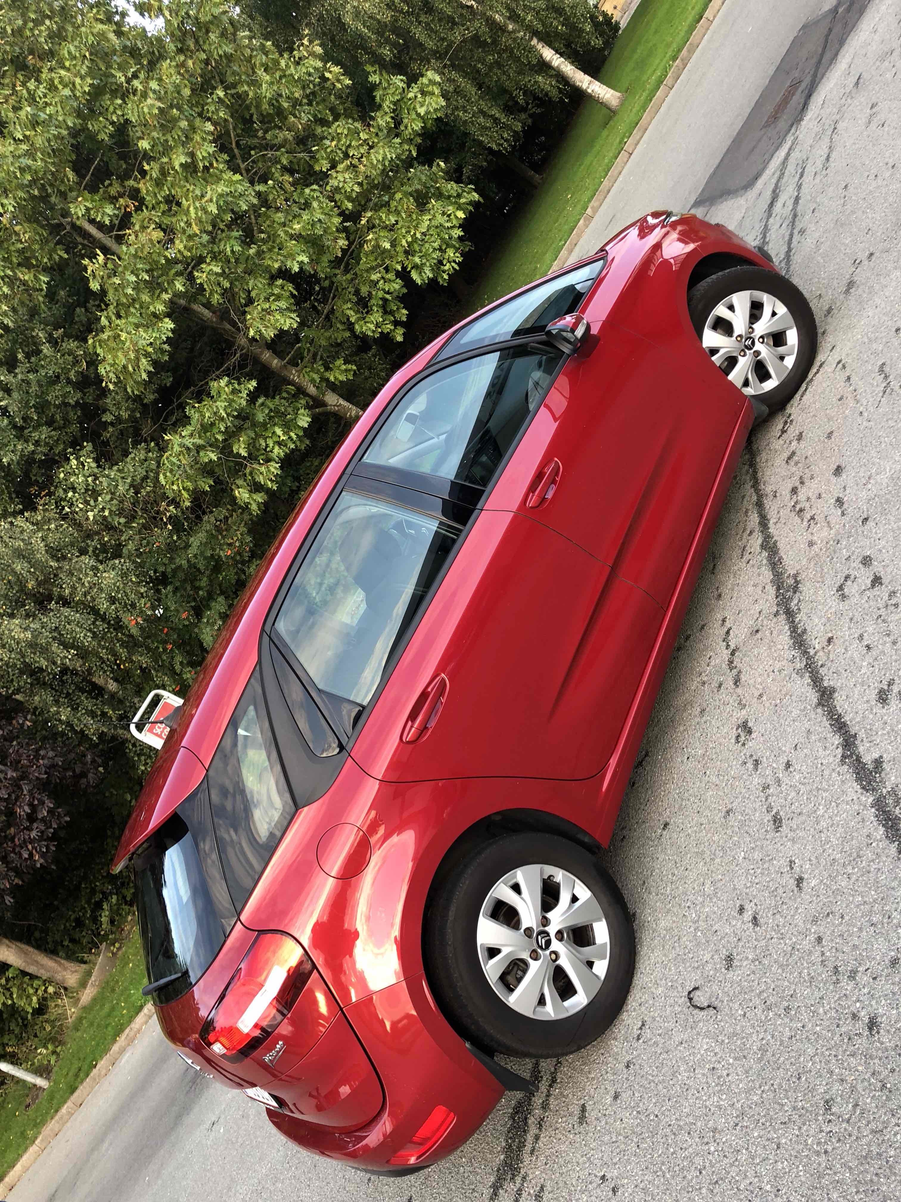 Rød Citroën C4 Picasso fra 2013