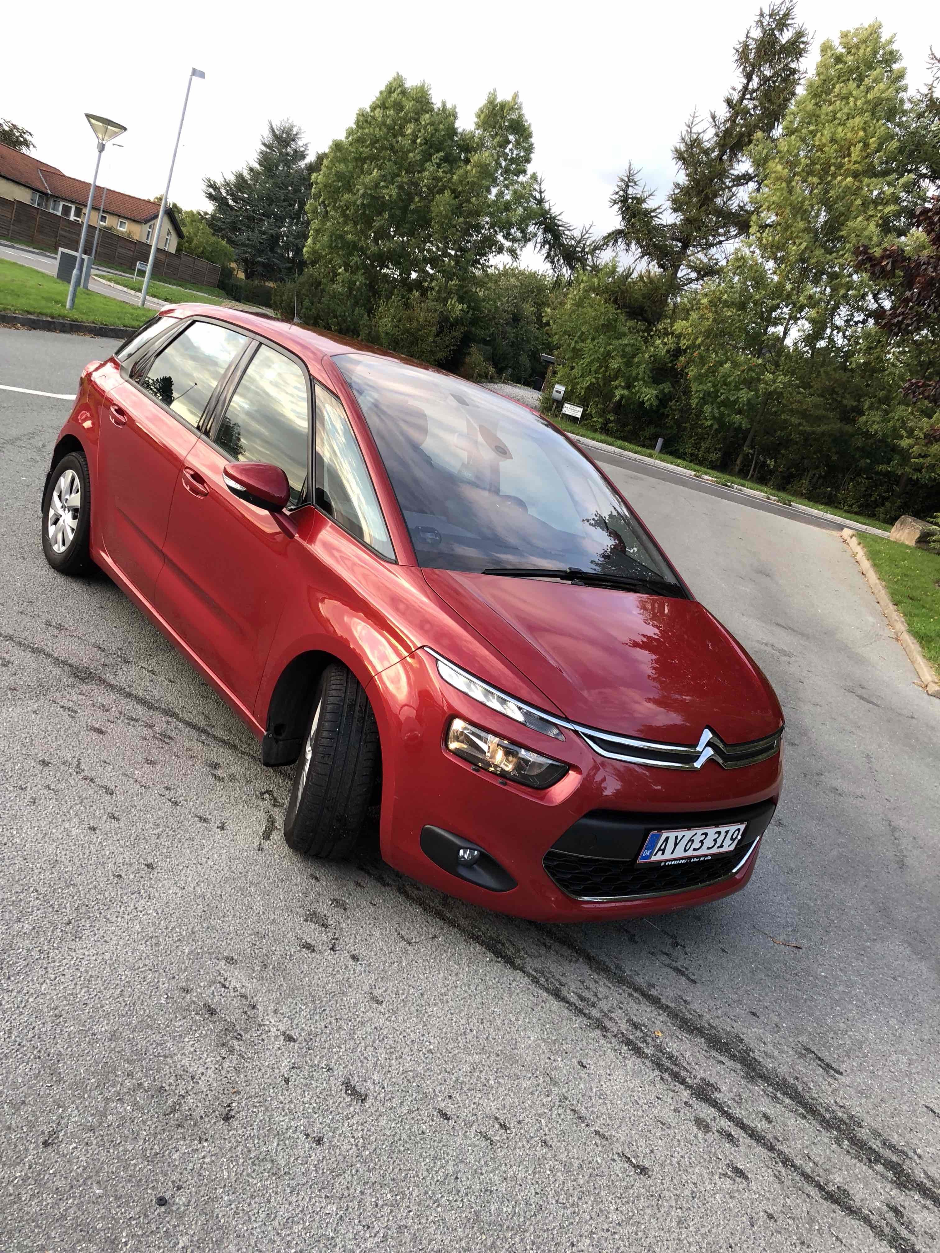 Rød Citroën C4 Picasso fra 2013