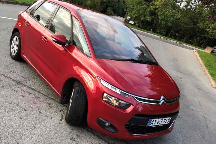 Rød Citroën C4 Picasso fra 2013
