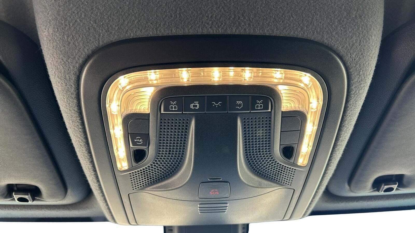 Hvid Mercedes Sprinter 317 fra 2024