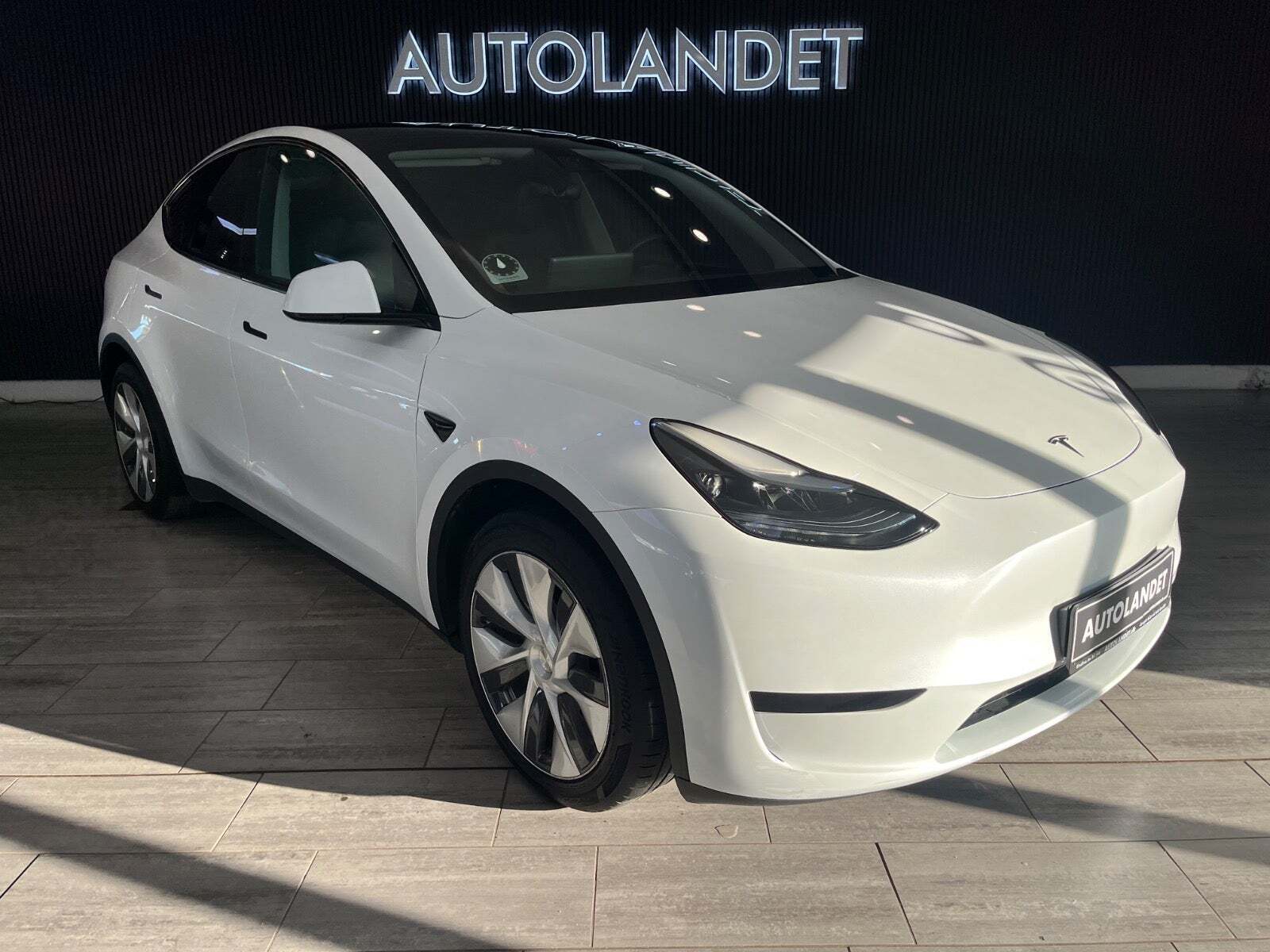 Tesla Model Y RWD