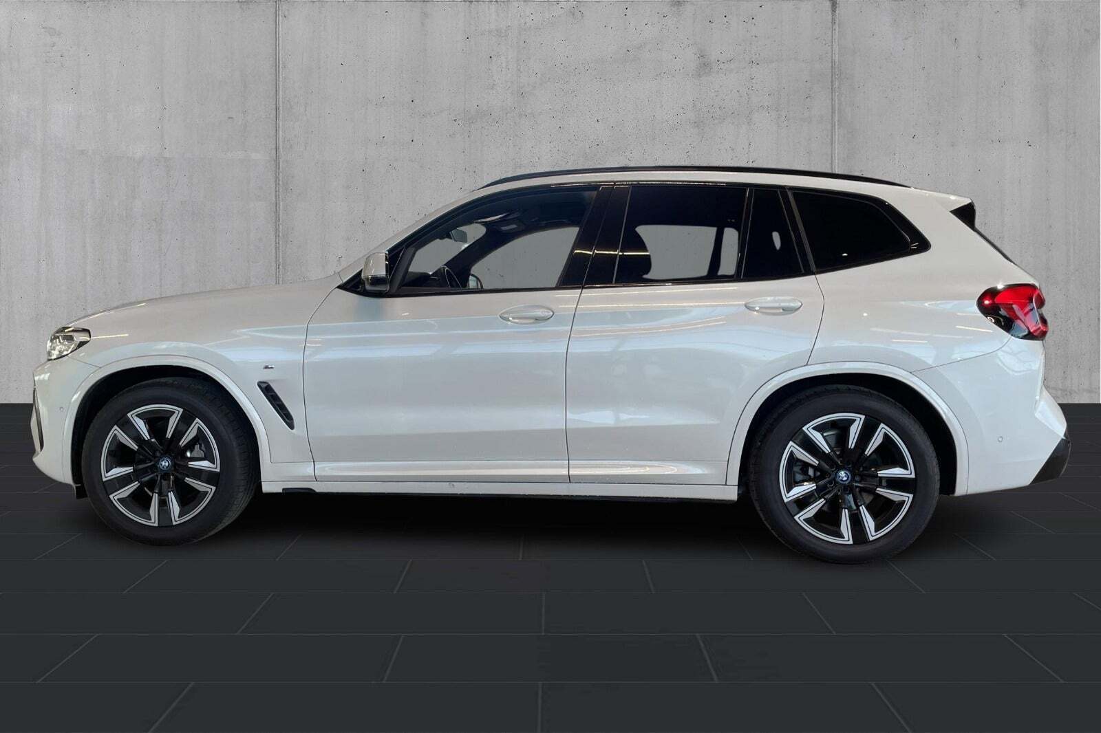 BMW iX3 Charged M-Sport