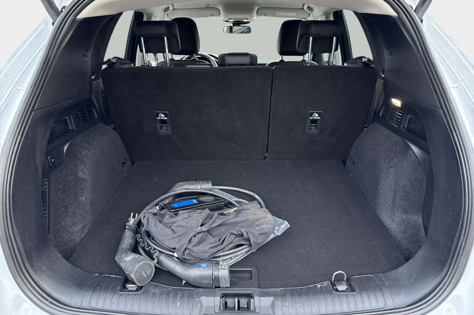 Hvid Ford Kuga fra 2020