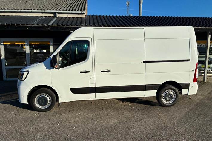 Hvid Renault Master IV T33 fra 2022