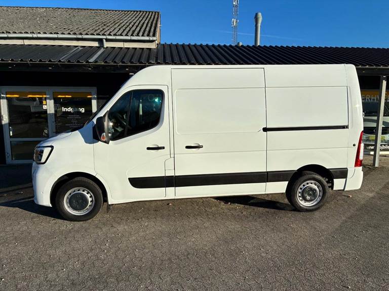 Renault Master IV T33 2,3 dCi 135 L2H2 Kassevogn