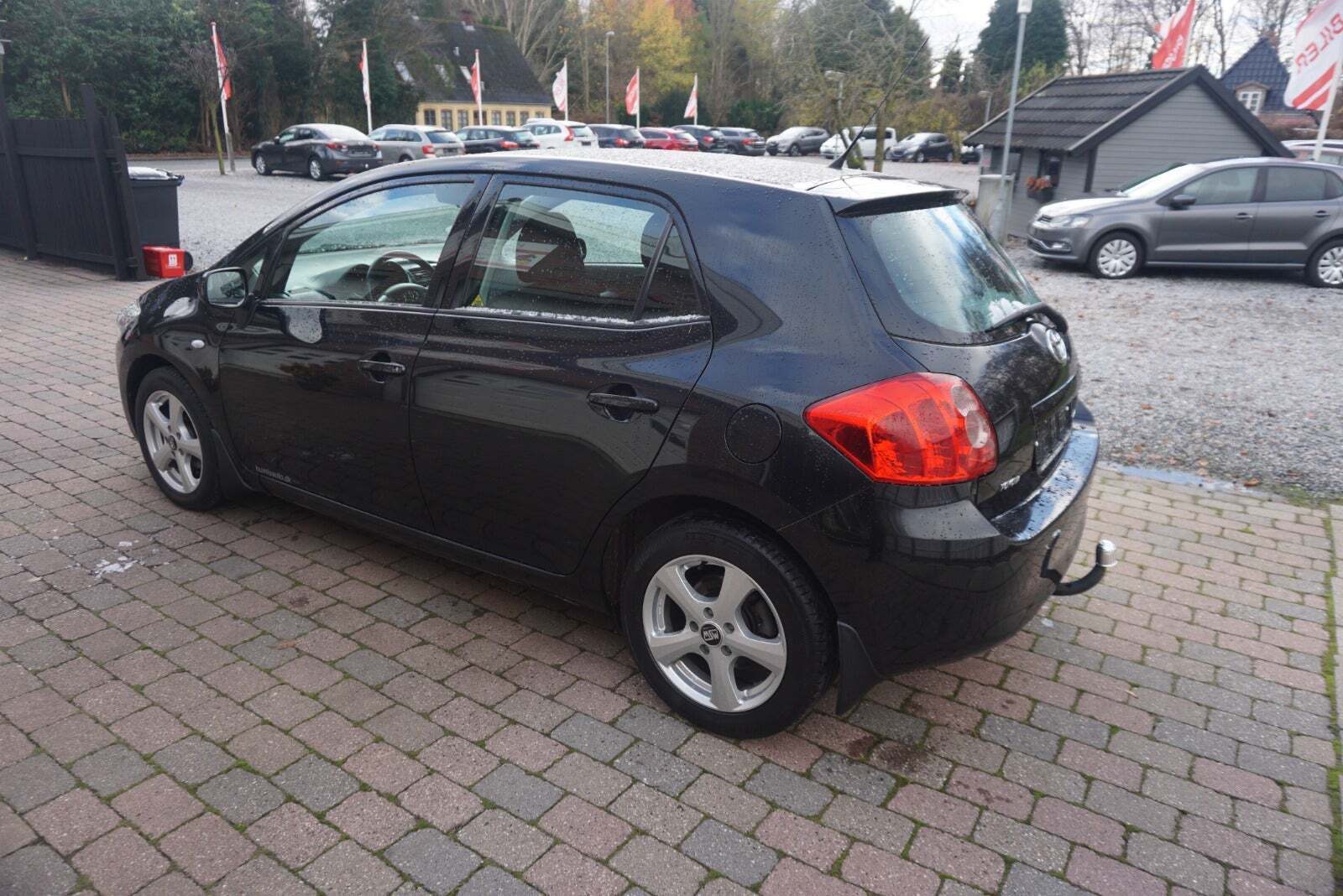 Sort Toyota Auris fra 2010