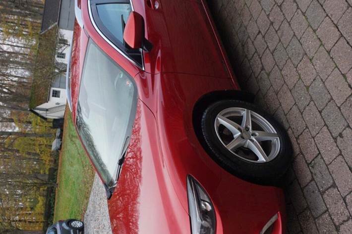 Rød Mazda 6 fra 2015