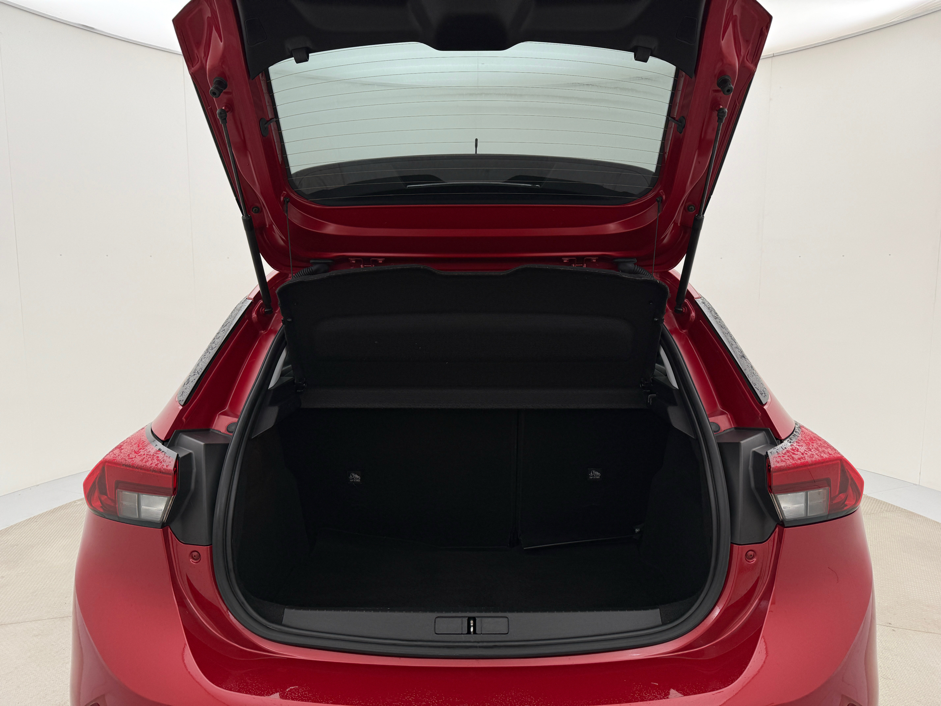 Rød Opel Corsa fra 2020