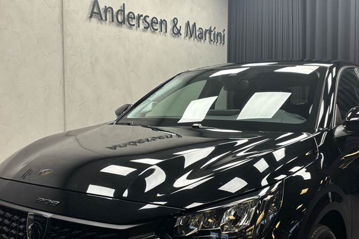 Sort Peugeot e-208 fra 2025