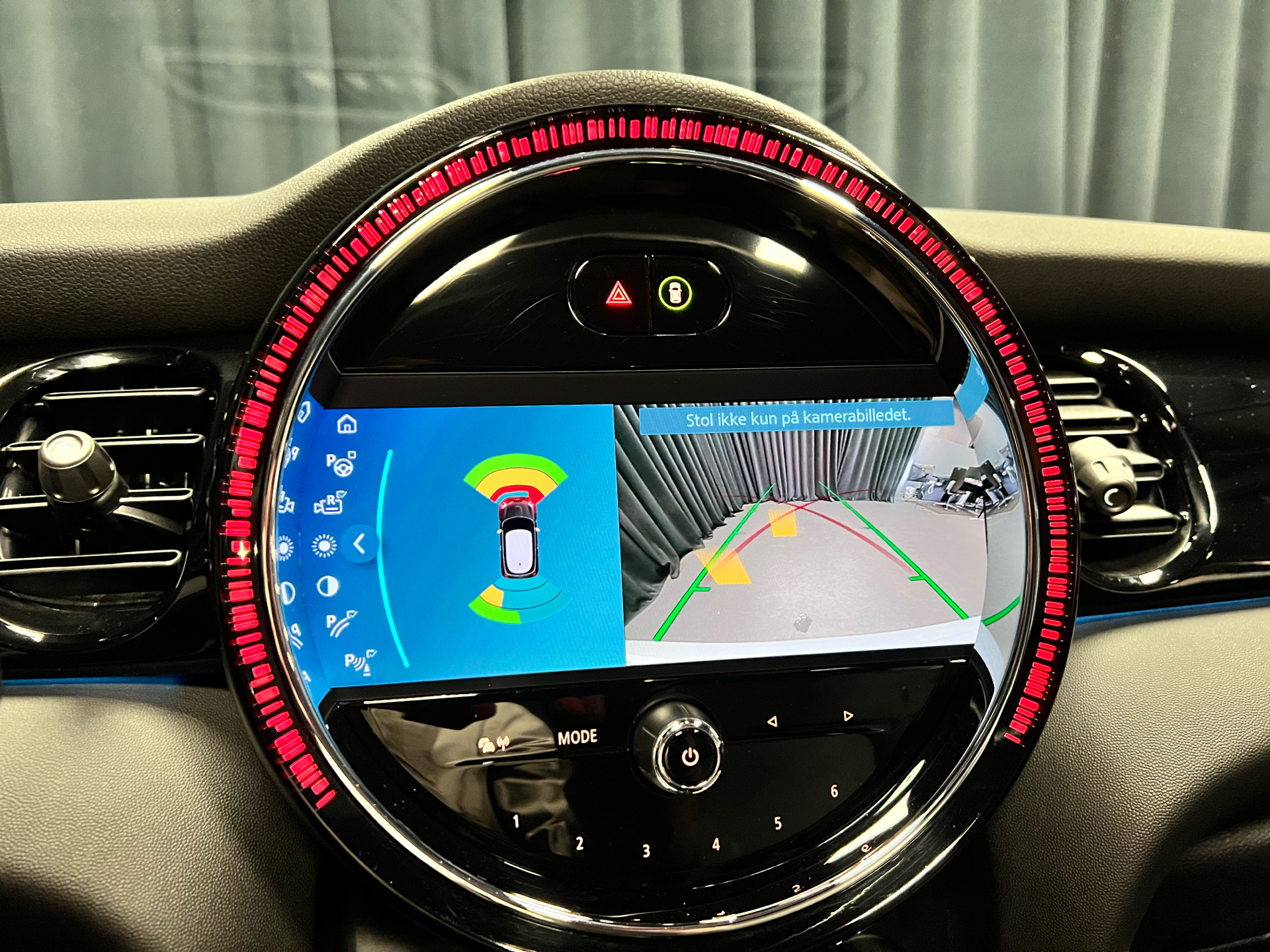 Hvid Mini Cooper fra 2022