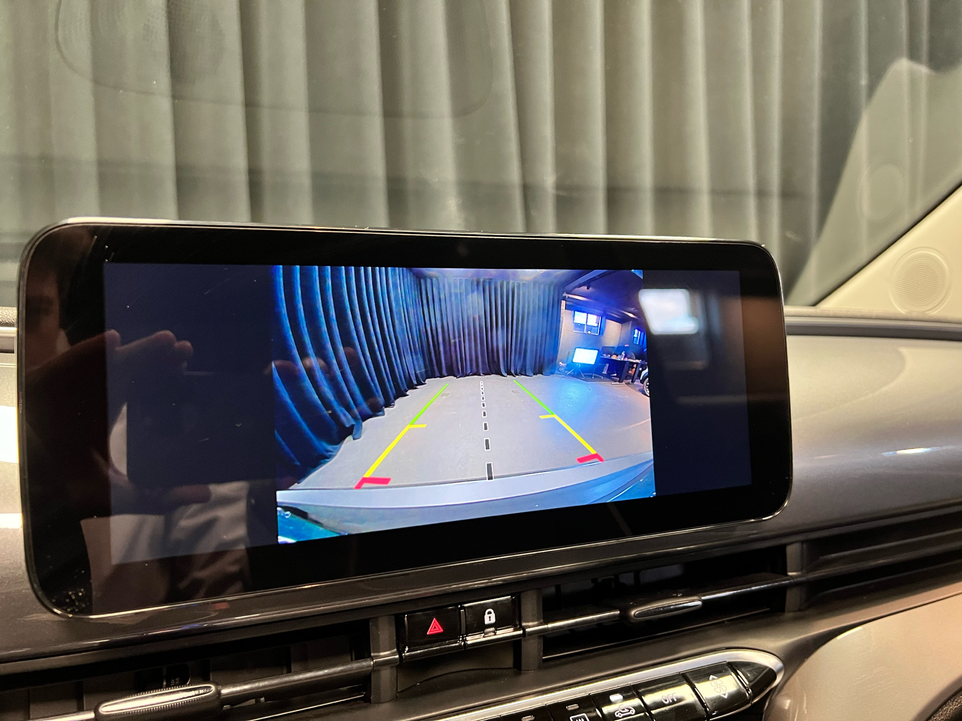 Grå Fiat 500e fra 2023