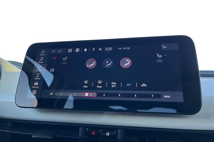 Hvid Fiat 500e fra 2024