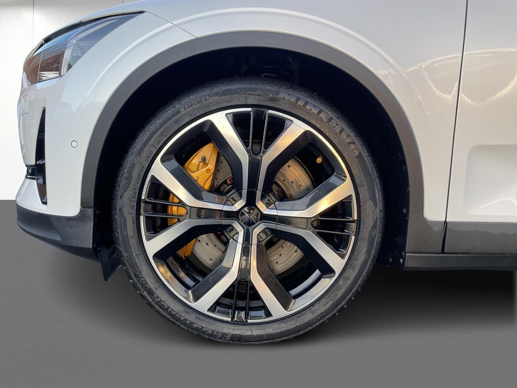 Hvid Polestar 2 fra 2020