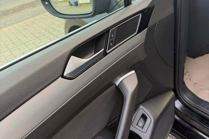 Grå VW Passat fra 2018