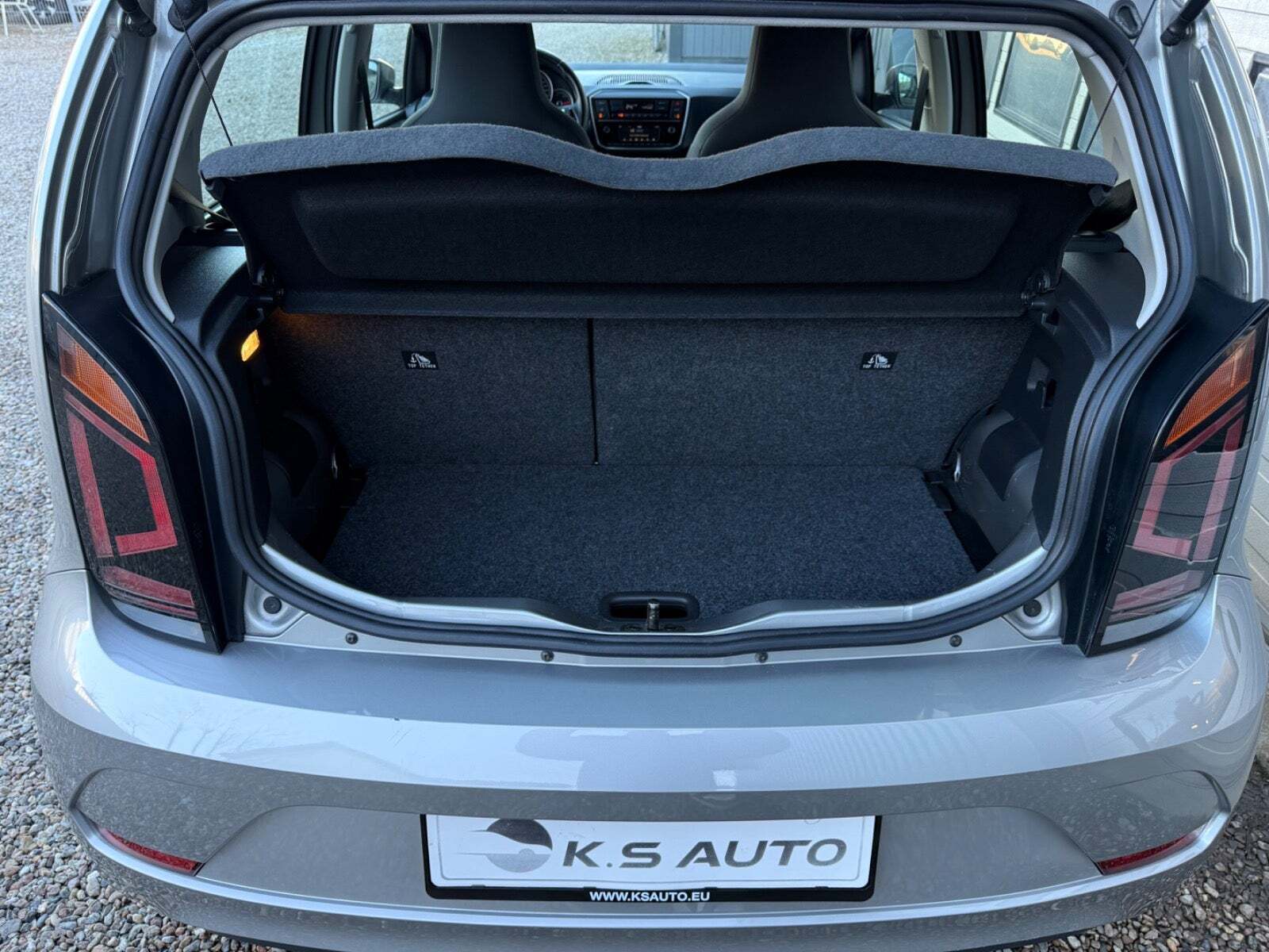 Sølv VW UP! fra 2020