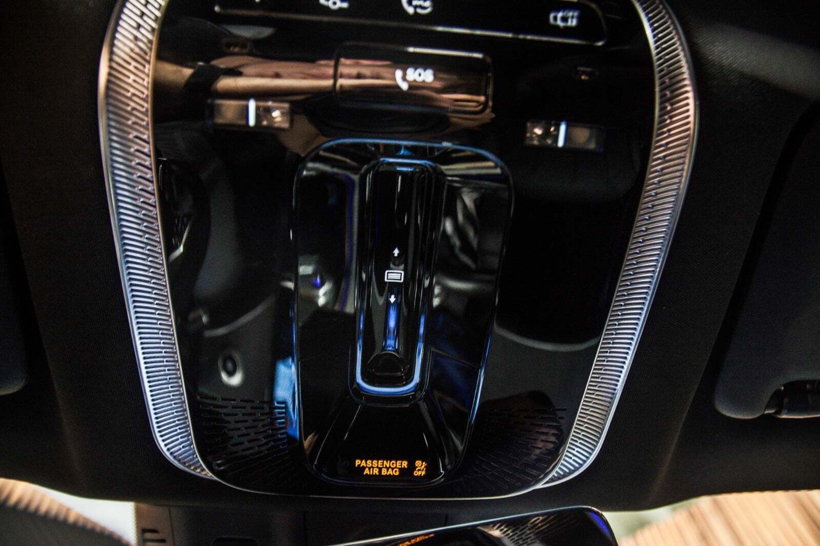 Sort Mercedes EQS450+ fra 2022