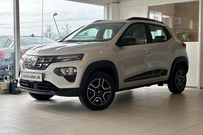 Sølv Dacia Spring fra 2021 set udefra