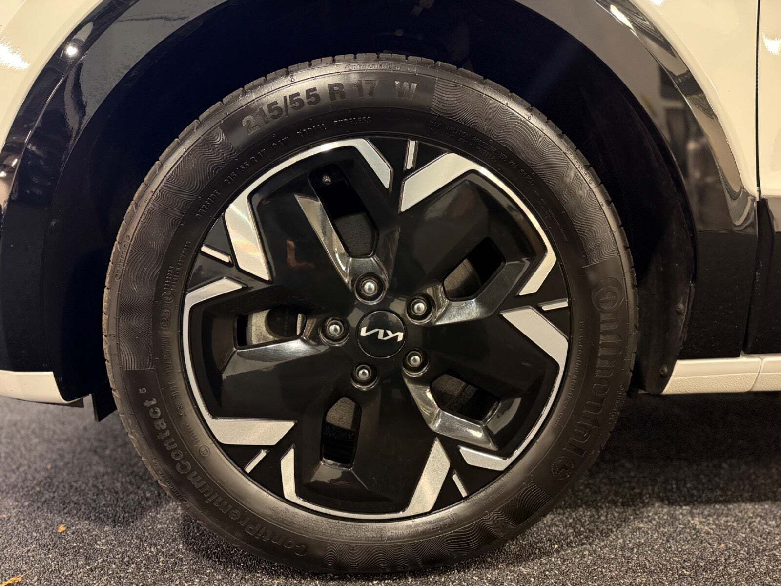 Hvid Kia Niro fra 2024