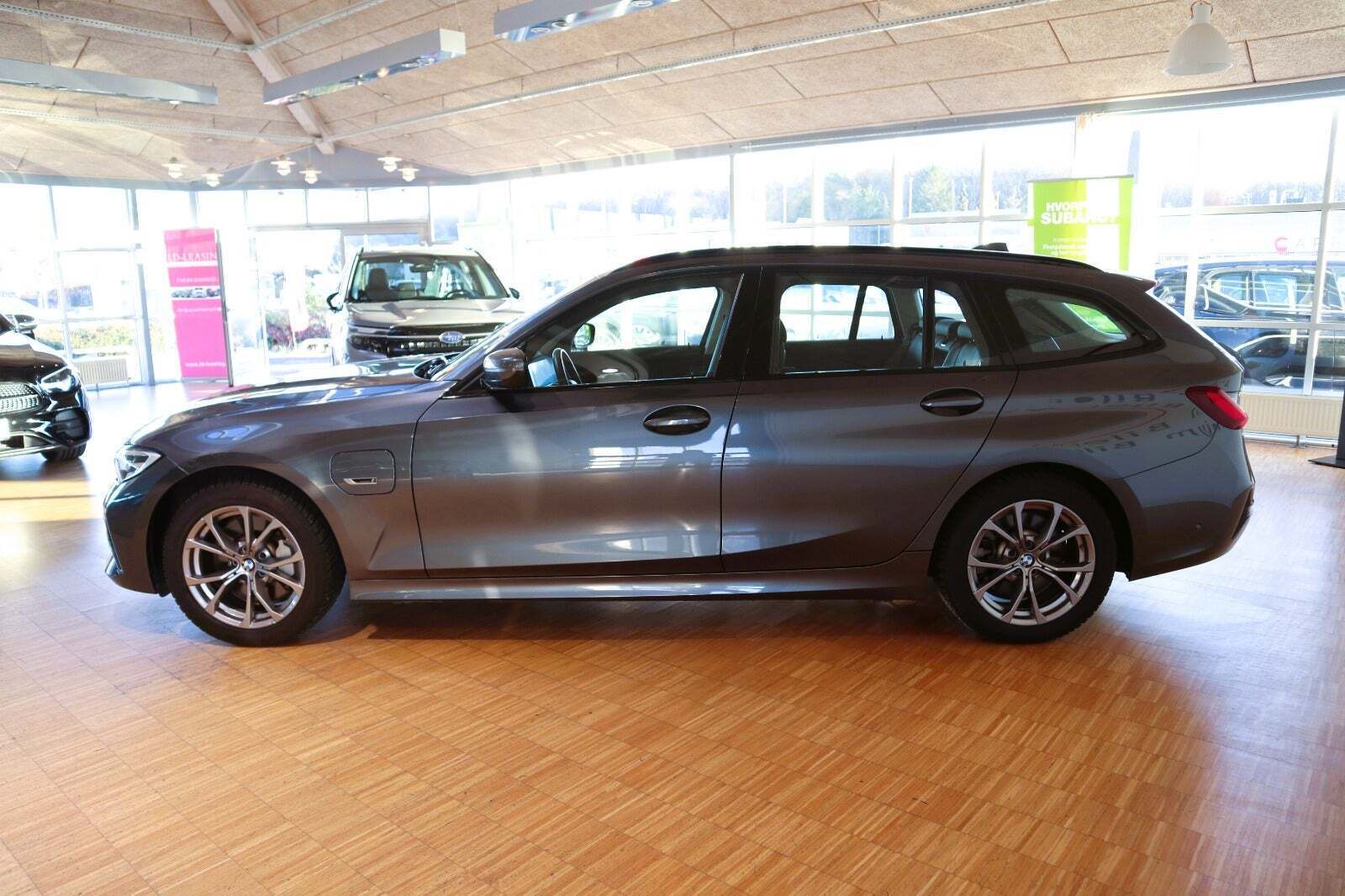 BMW 330e Touring Steptronic, 292hk, 2022