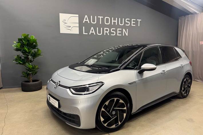 Sølv VW ID.3 fra 2021 set udefra