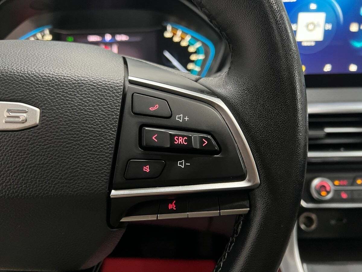 Grå Maxus Euniq5 fra 2022