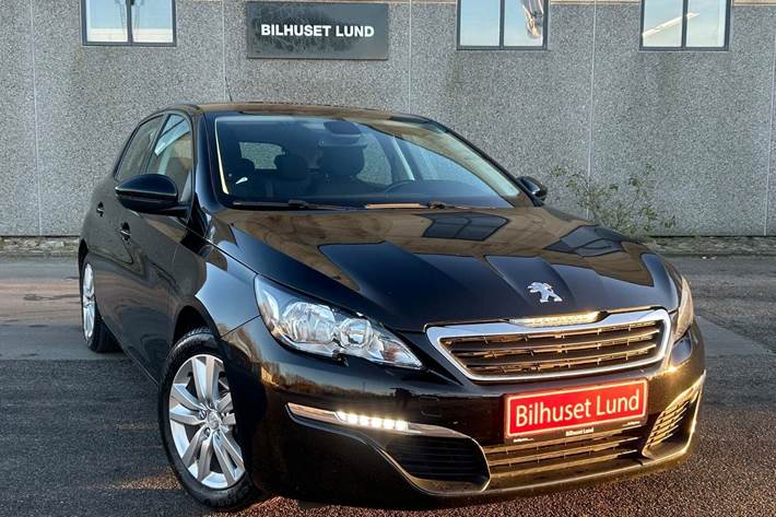 Sort Peugeot 308 fra 2016 set udefra