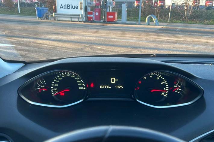 Sort Peugeot 308 fra 2016