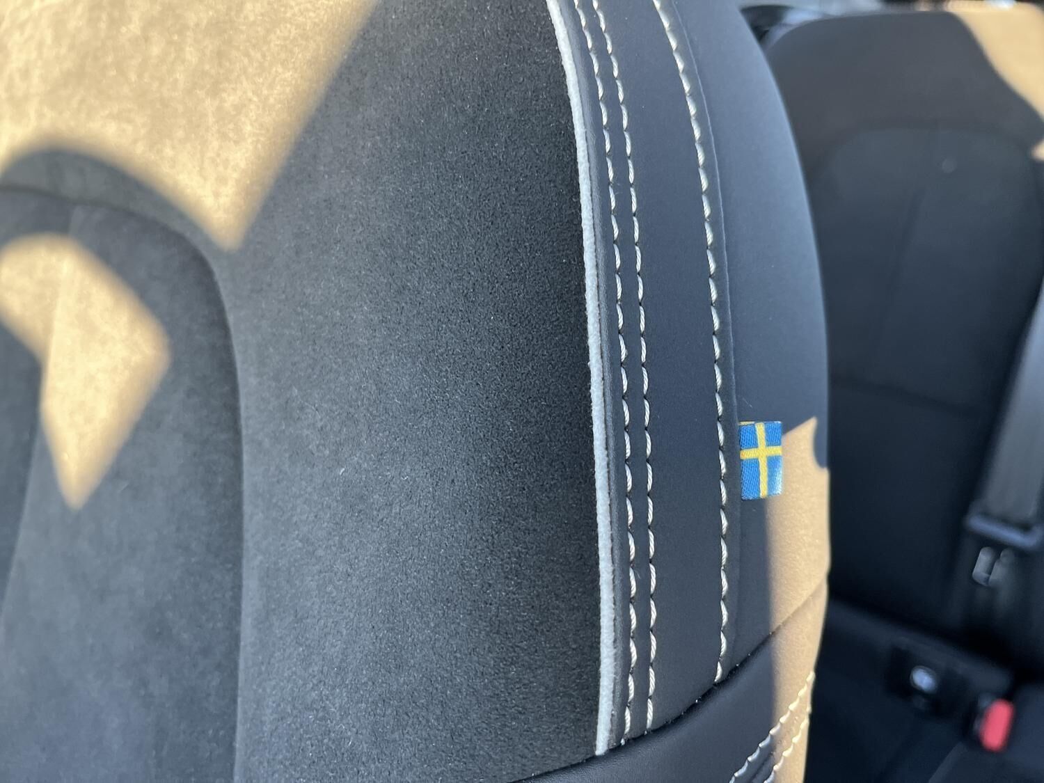 Blå Volvo EX40 fra 2026