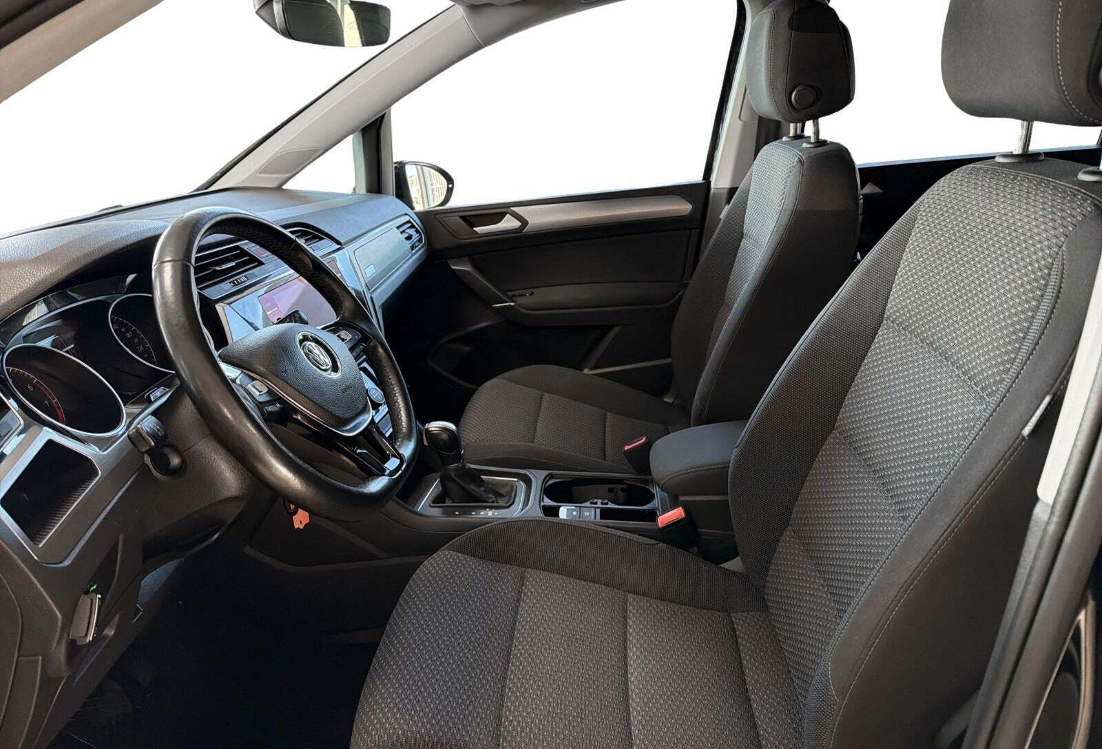 Sort VW Touran fra 2018