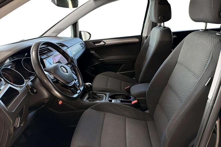 Sort VW Touran fra 2018