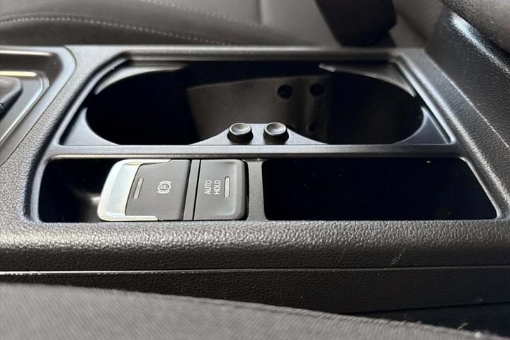 Sort VW Touran fra 2018