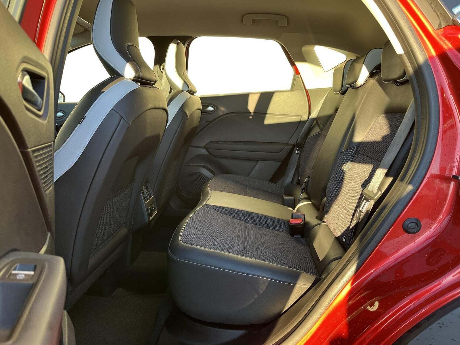 Renault Captur 1,6 E-Tech Intens