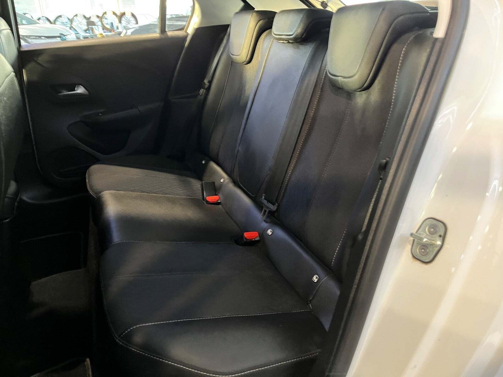 Hvid Opel Corsa-e fra 2022