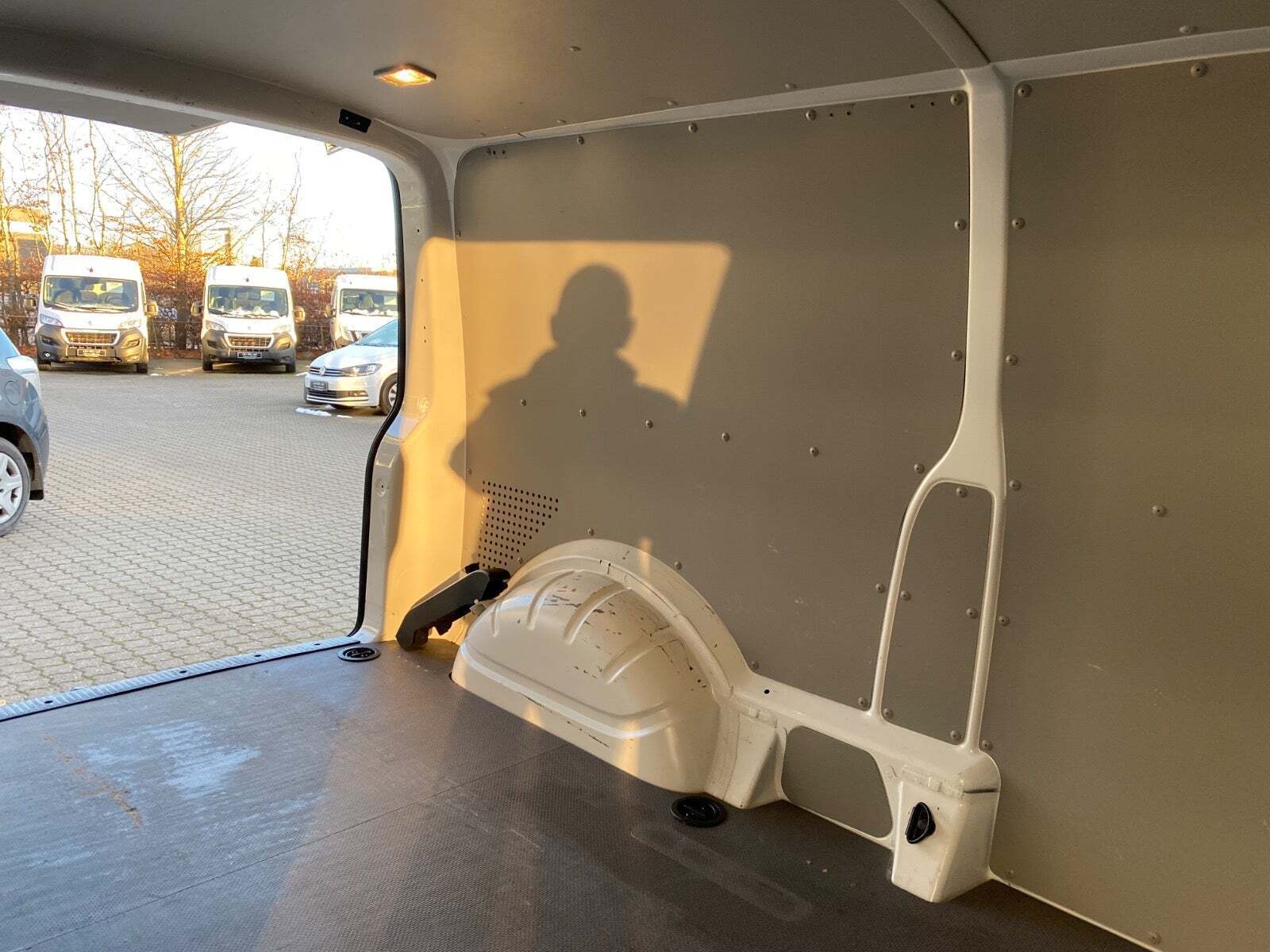 Hvid VW Transporter fra 2020