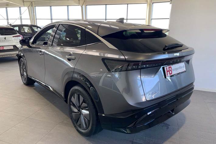 Grå Nissan Ariya fra 2025