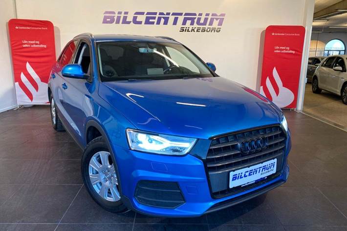 Blå Audi Q3 fra 2016 set udefra