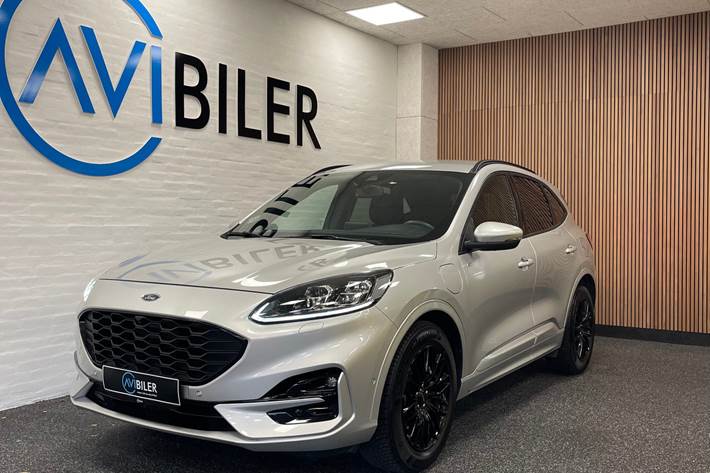 Sølv Ford Kuga fra 2020 set udefra