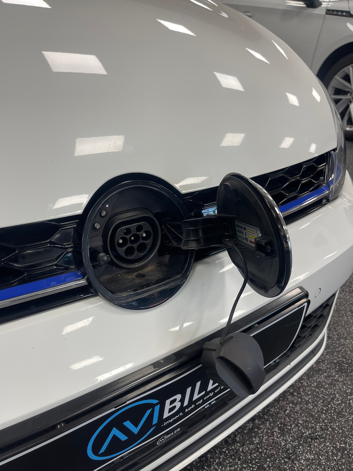 Hvid VW Golf VII fra 2020