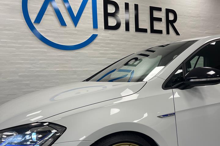 Hvid VW Golf VII fra 2020